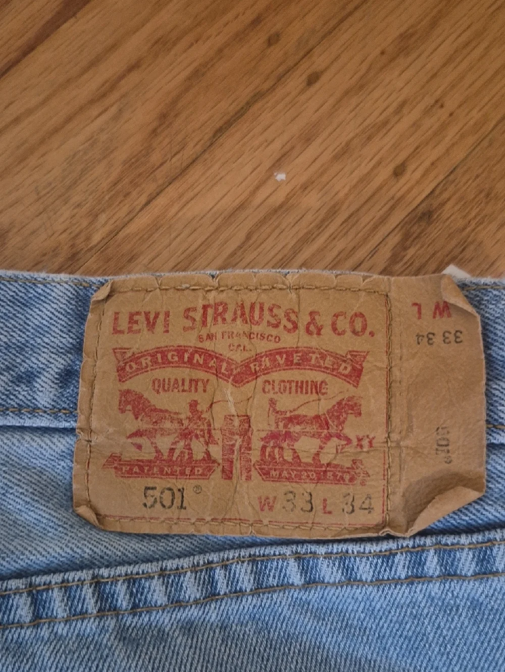 Levis 501 Faded Jeans Mens Sz 33x34 Button Fly Straight Leg Vintage